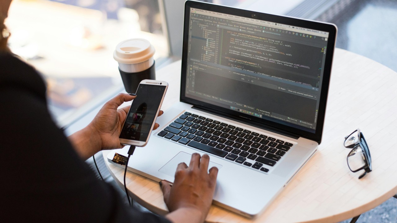 How to Choose the Right Approach for Your Business from SaaS & Custom Development